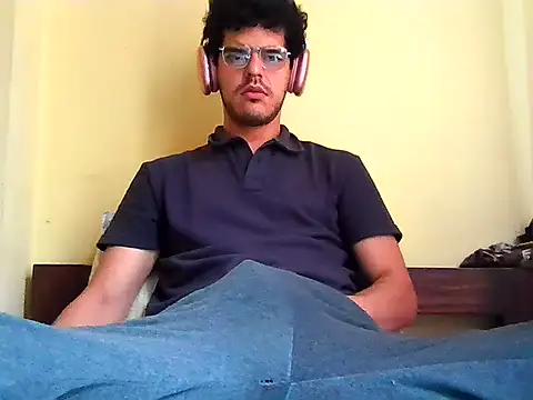 Hectorssuarez online show from August 5, 2026, 4:45 pm