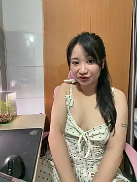 Snapshot of QuynhAnh68 chatting on July 5, 2026, 2:49 am QuynhAnh68 online show from July 5, 2026, 2:49 am