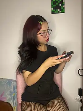 Snapshot of sweett_chocco chatting on July 9, 2026, 7:09 am sweett chocco online show from July 9, 2026, 7:09 am