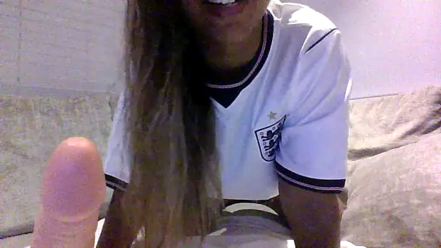 Snapshot of TammyOnTheMenu chatting on July 15, 2026, 9:44 pm TammyOnTheMenu online show from July 15, 2026, 9:44 pm