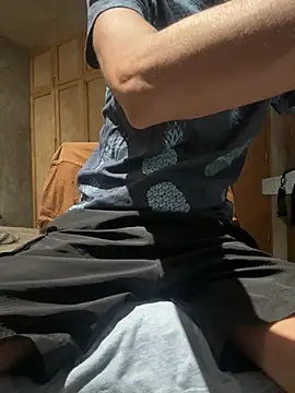 Henrycum2 online show from July 5, 2026, 2:57 pm