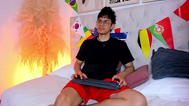 Snapshot of Drake_Sato chatting on July 8, 2026, 3:19 am Drake Sato online show from July 8, 2026, 3:19 am