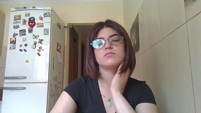 Lola enjoy online show from July 17, 2026, 11:29 am