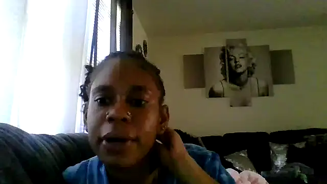 veraredd online show from July 8, 2026, 1:23 pm