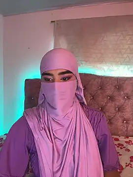 Aisha-Zayed online show from July 3, 2026, 7:31 pm