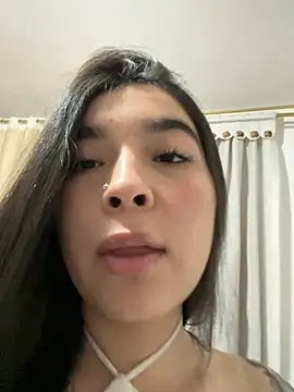 La pelinegraa online show from July 5, 2026, 1:32 am