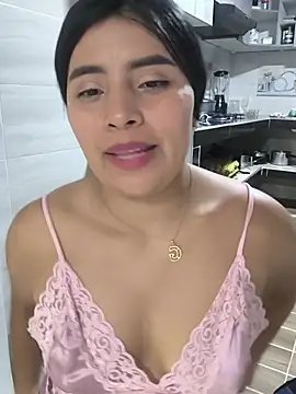 Snapshot of EmiliaRainboow chatting on July 10, 2026, 2:55 am EmiliaRainboow online show from July 10, 2026, 2:55 am