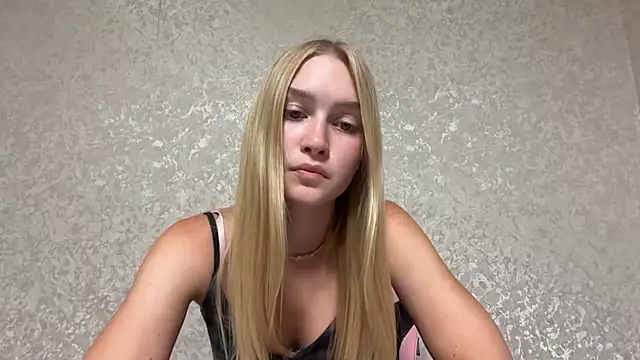 Snapshot of blondegirl2026 chatting on July 3, 2026, 6:25 pm blondegirl2026 online show from July 3, 2026, 6:25 pm