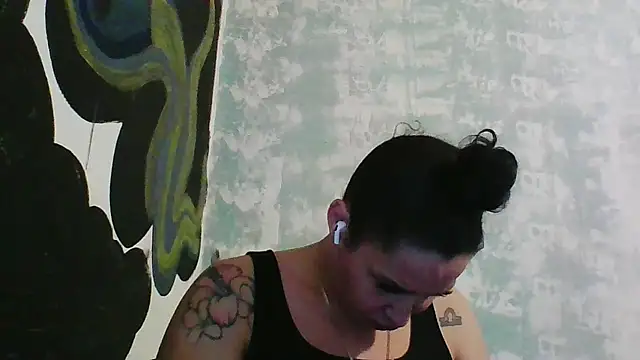 imisamoore69 online show from October 25, 2025, 11:05 pm