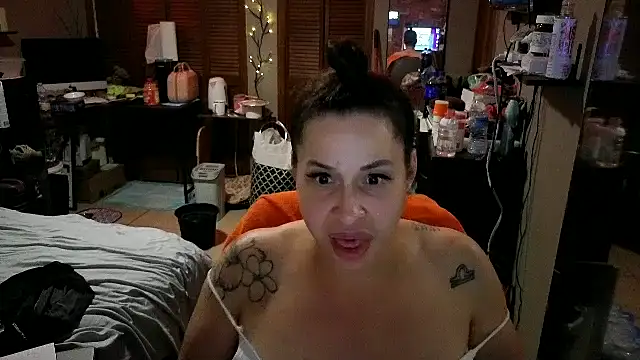 Snapshot of imisamoore69 chatting on June 15, 2026, 1:22 pm imisamoore69 online show from June 15, 2026, 1:22 pm