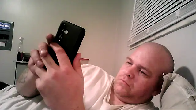 Snapshot of bigdtom89 chatting on July 3, 2026, 4:19 am bigdtom89 online show from July 3, 2026, 4:19 am