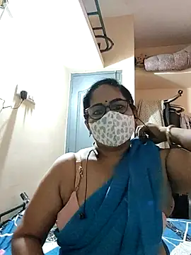 Snapshot of Luckybb-36 chatting on July 6, 2026, 5:26 pm Luckybb-36 online show from July 6, 2026, 5:26 pm