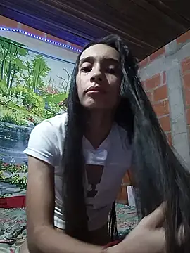 Snapshot of Paola_Diamond chatting on July 9, 2026, 1:06 am Paola Diamond online show from July 9, 2026, 1:06 am