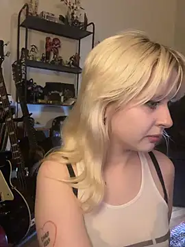 viviennedoll online show from July 4, 2026, 9:19 pm