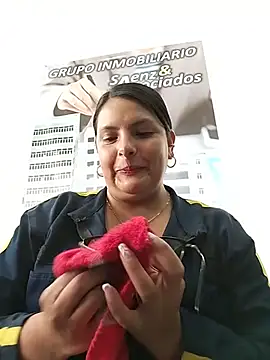 YINNA  24 online show from July 11, 2026, 1:22 pm