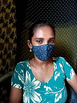 Snapshot of Tamil_Soloqueen_001 chatting on July 8, 2026, 5:52 am Tamil Soloqueen 001 online show from July 8, 2026, 5:52 am