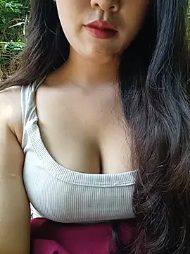 Snapshot of Elina68 chatting on July 13, 2026, 6:24 am Elina68 online show from July 13, 2026, 6:24 am