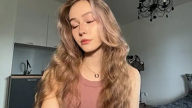 ShyandSkinnyAlice online show from July 22, 2026, 12:40 pm