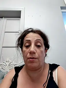 esineee online show from July 6, 2026, 5:48 pm