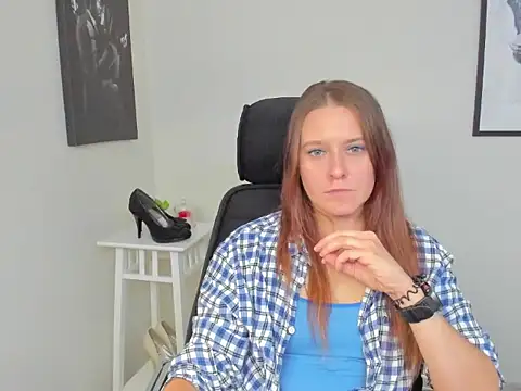 LadyAlessa online show from July 8, 2026, 6:25 am