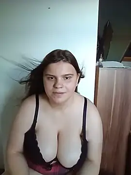 EmmieJung online show from July 12, 2026, 6:20 pm