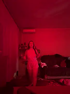 Krisssss 00 online show from July 7, 2026, 9:07 pm