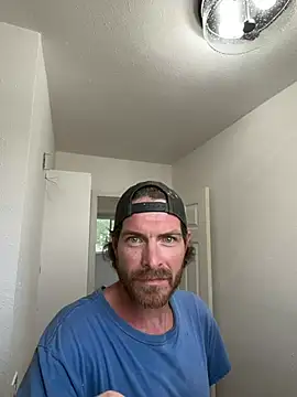 Snapshot of The_Handyman_and_his_Girl chatting on July 7, 2026, 9:40 pm The Handyman and his Girl online show from July 7, 2026, 9:40 pm