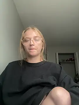 slimeee24 online show from July 10, 2026, 7:58 pm