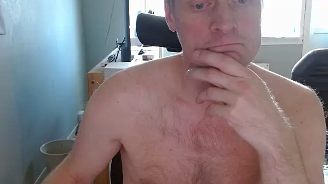 Snapshot of AbleLadybird76 chatting on July 8, 2026, 11:33 am AbleLadybird76 online show from July 8, 2026, 11:33 am
