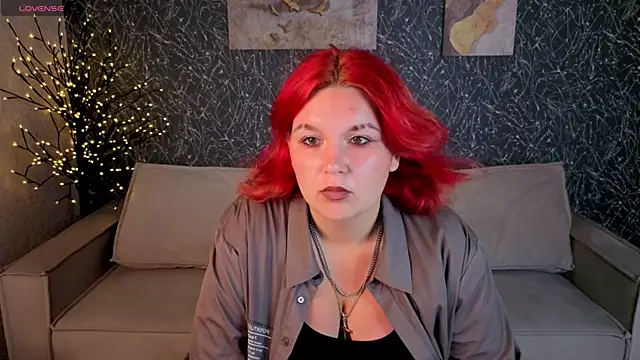 Emma Davise online show from July 14, 2026, 2:05 am