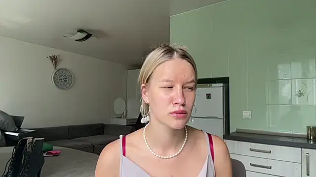 CryBaabyy online show from July 13, 2026, 9:19 am
