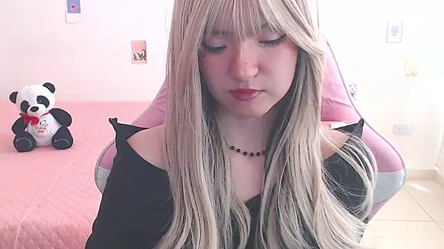 SweetSkyy 1 online show from July 17, 2026, 5:10 pm