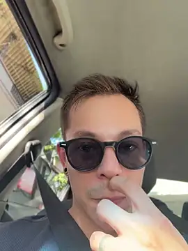Snapshot of DominickMuller chatting on July 22, 2026, 1:35 pm DominickMuller online show from July 22, 2026, 1:35 pm