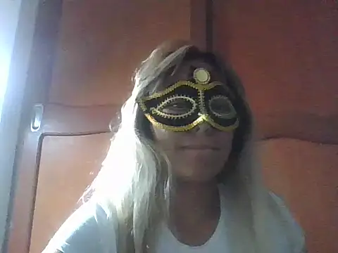 Snapshot of greys008 chatting on July 12, 2026, 12:33 am greys008 online show from July 12, 2026, 12:33 am