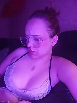 lollydolly15 online show from August 6, 2026, 9:10 pm