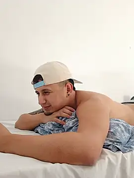 Snapshot of Gabo_latino chatting on July 14, 2026, 2:12 pm Gabo latino online show from July 14, 2026, 2:12 pm