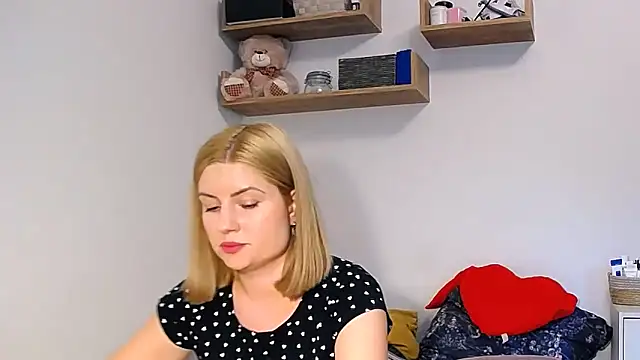 alisenties online show from September 26, 2025, 2:24 pm