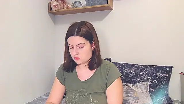 alisenties online show from March 3, 2025, 5:20 pm