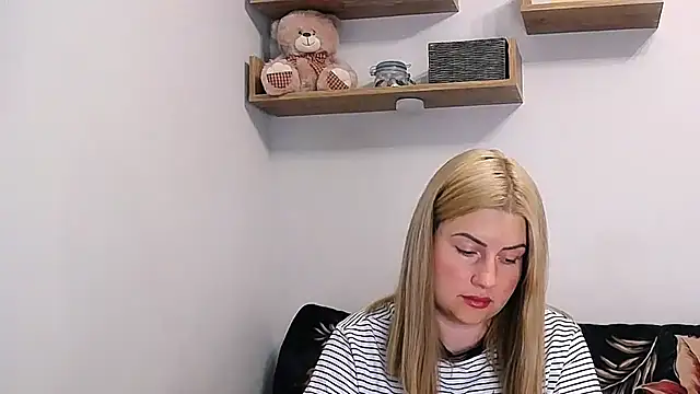 alisenties online show from July 10, 2026, 2:39 pm