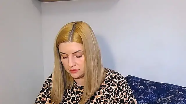 Snapshot of alisenties chatting on March 8, 2026, 2:42 pm alisenties online show from March 8, 2026, 2:42 pm