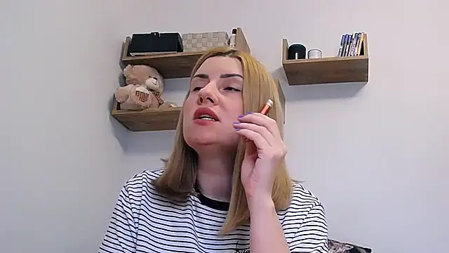 Snapshot of alisenties chatting on March 15, 2026, 4:14 pm alisenties online show from March 15, 2026, 4:14 pm