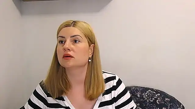 alisenties online show from June 3, 2026, 2:18 pm