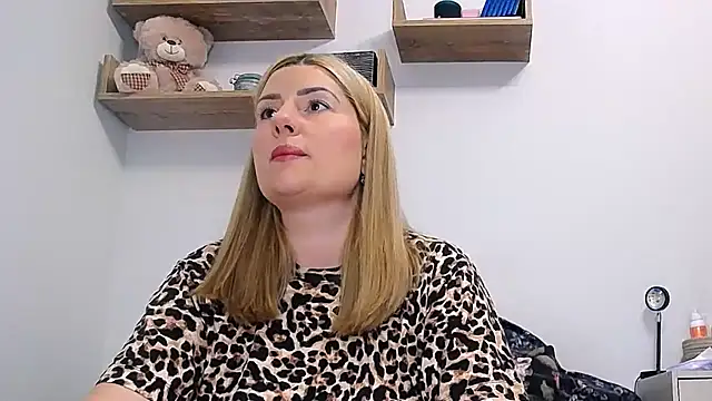 alisenties online show from July 24, 2026, 2:35 pm