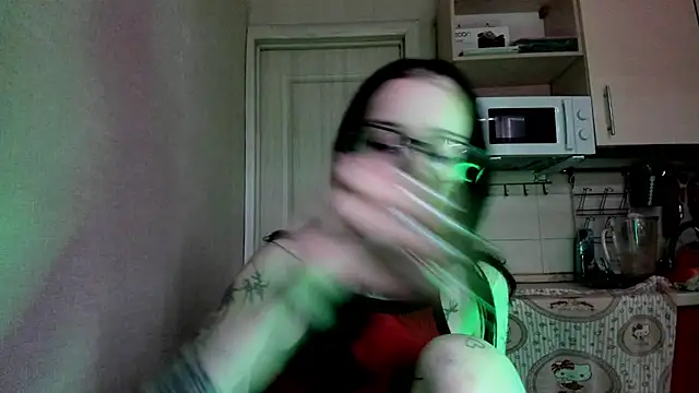 Honey Mollyy online show from July 14, 2026, 7:46 am