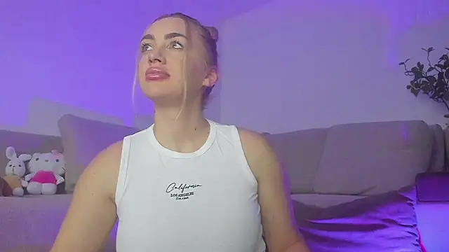 cute blondiex online show from July 22, 2026, 12:40 pm