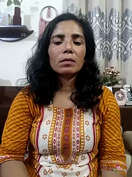 Snapshot of Laila-202 chatting on July 21, 2026, 9:05 pm Laila-202 online show from July 21, 2026, 9:05 pm
