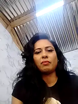 Snapshot of Leila_Xy chatting on July 23, 2026, 2:24 pm Leila Xy online show from July 23, 2026, 2:24 pm