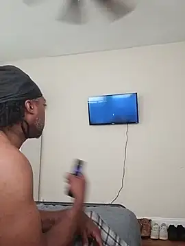 Snapshot of mellavish1 chatting on August 3, 2026, 5:08 pm mellavish1 online show from August 3, 2026, 5:08 pm