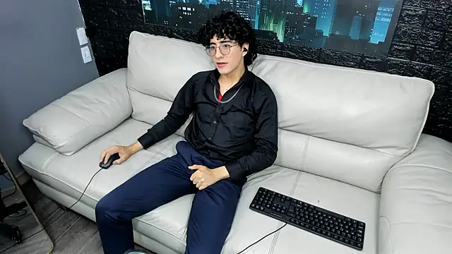 Snapshot of ElliotNoir chatting on July 15, 2026, 6:37 pm ElliotNoir online show from July 15, 2026, 6:37 pm
