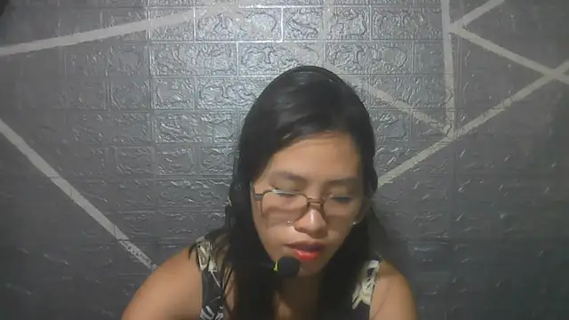RaquelLeibfried online show from July 17, 2026, 1:25 am
